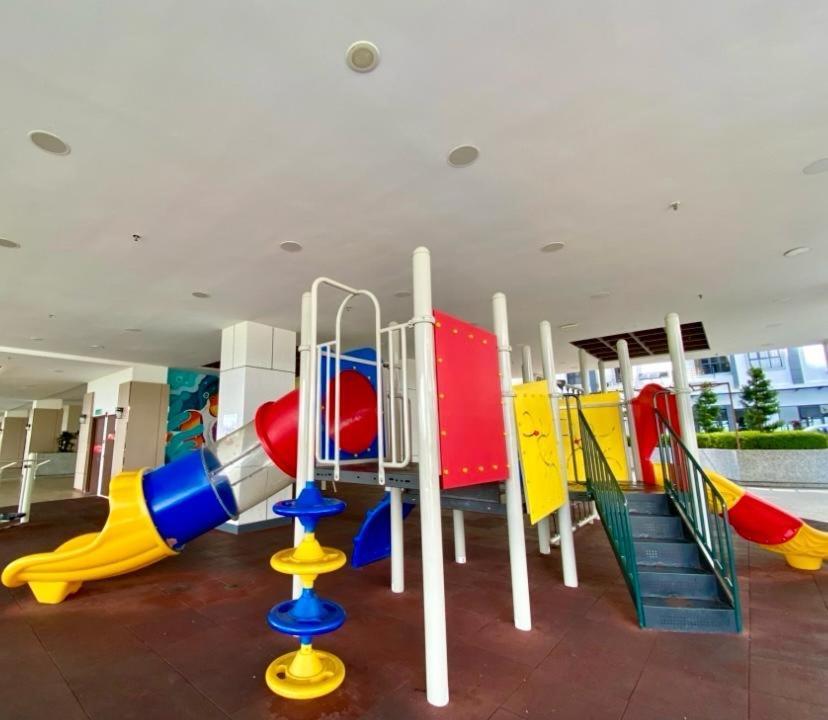 K Avenue Gc *